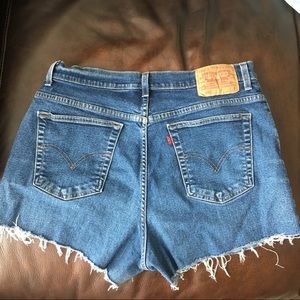 vintage levi high wasted distressed shorts